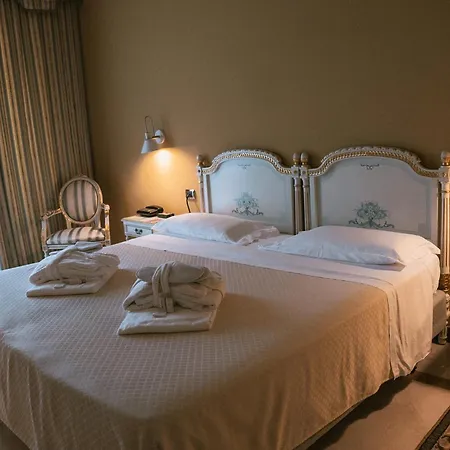Il Castello Di San Gaudenzio 4* צ'רבזינה